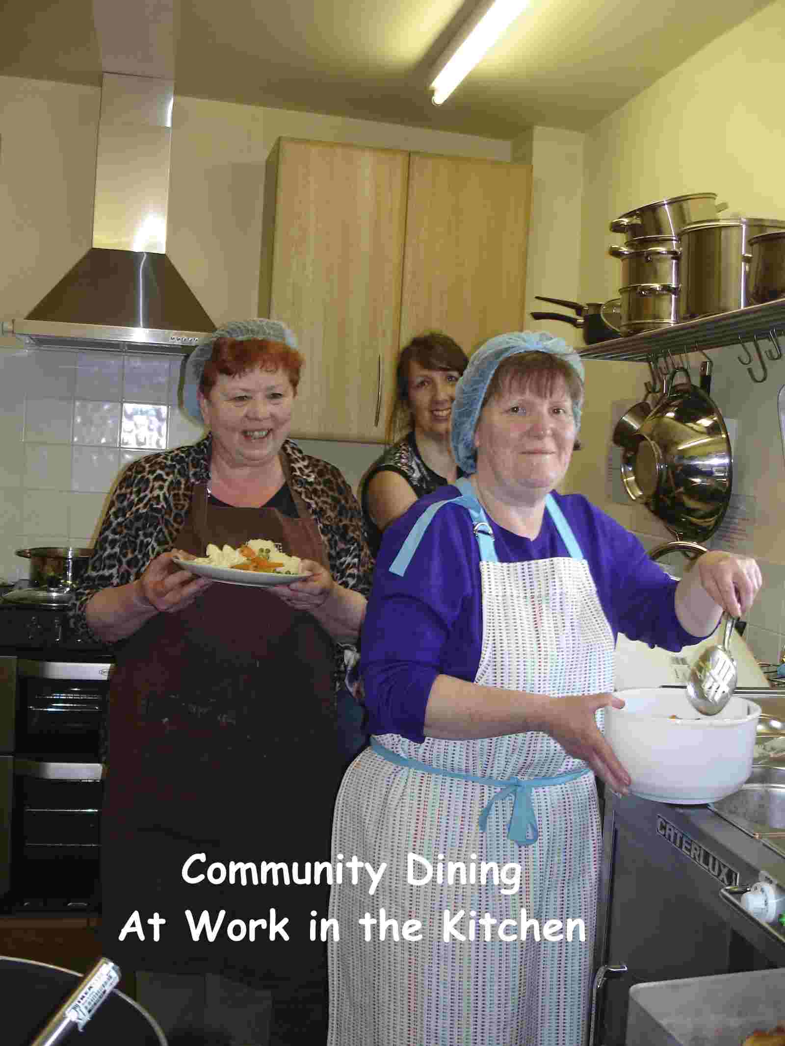 community-dinning-at-work-in-the-kitchen